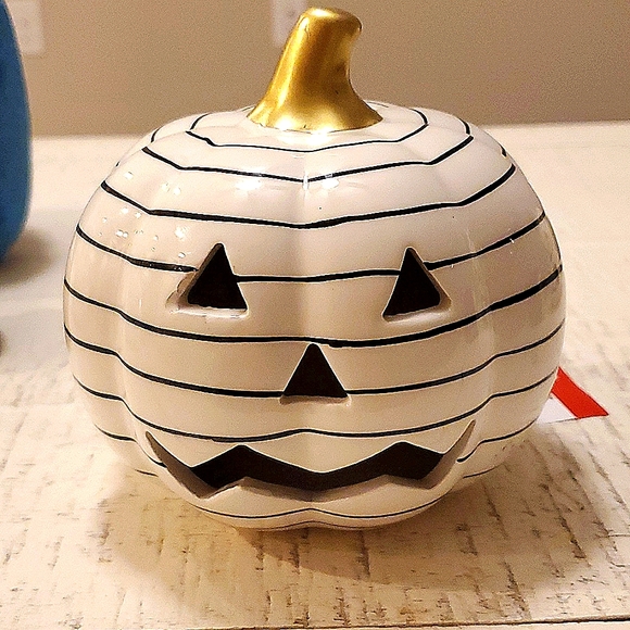 targets bullseye Other - Targets Bullseye Ceramic Pre Lit Pumpkin